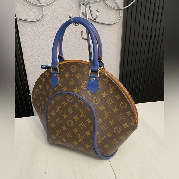 Louis Vuitton Bags - Picture 2 of 15